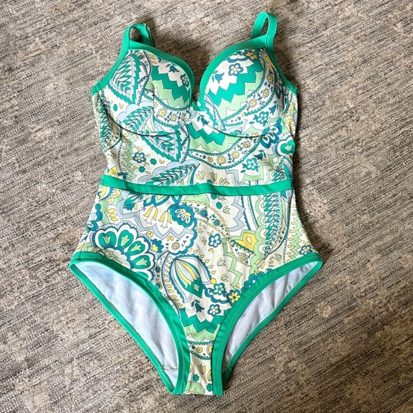 Boden Green and White Swimsuit- NWT - one piece - size 34DD - Picture 1 of 7